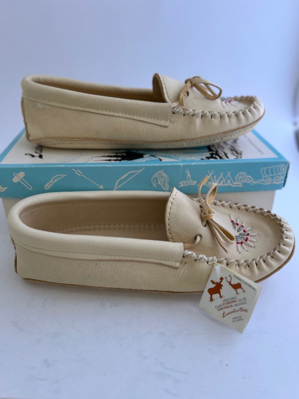 Vintage Laurentian Chief Deerskin Beaded Moccasins Size 7 - NIB